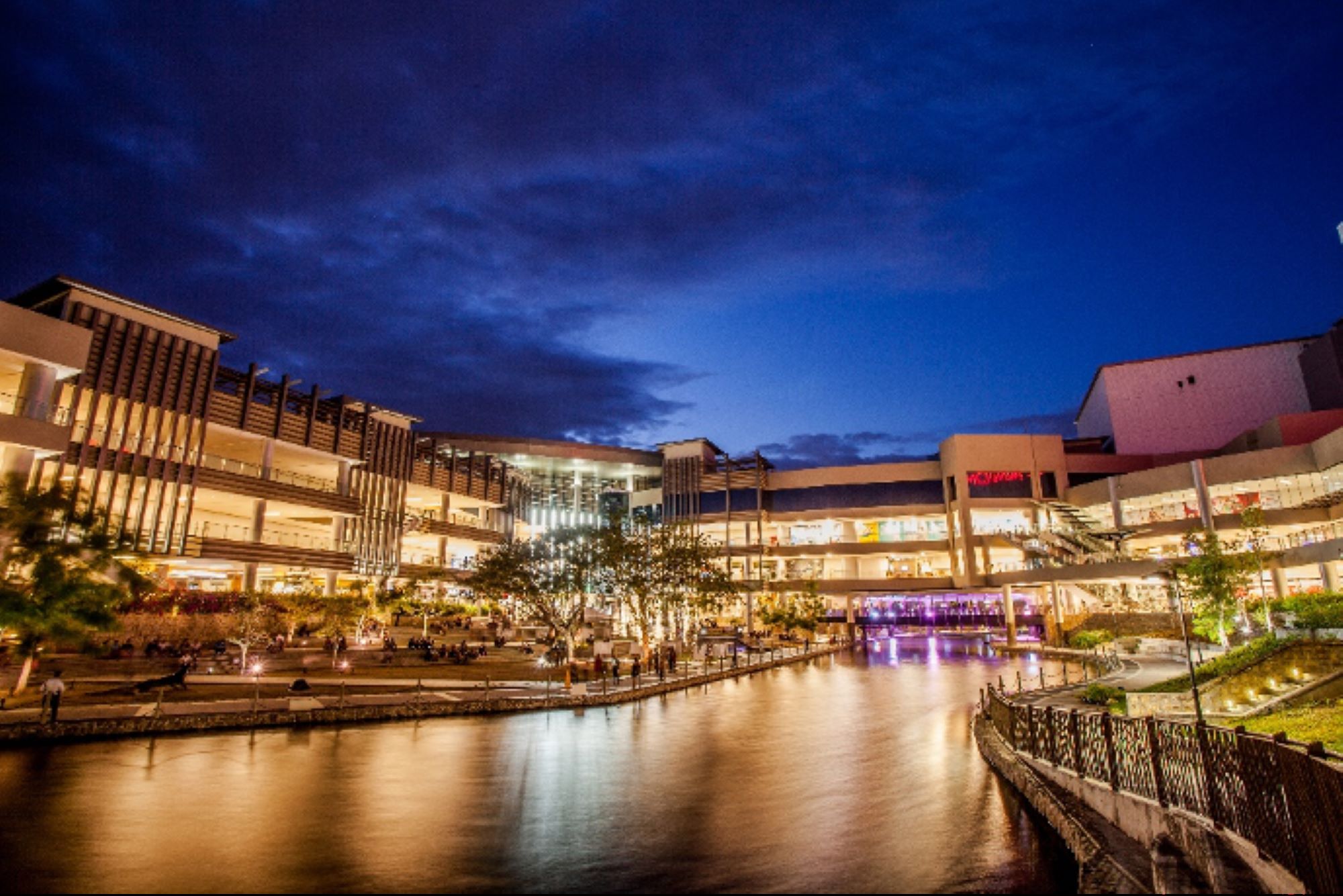 Festival Mall Water Garden 1